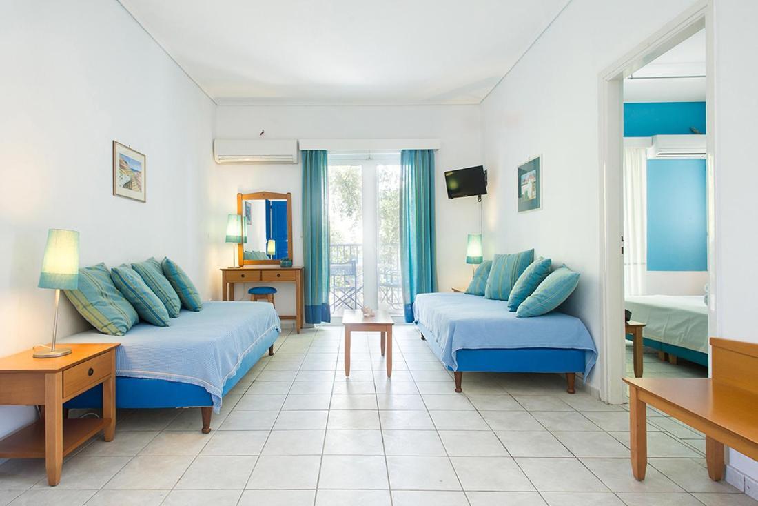 Daphne'S Club Hotel Apartments Xylokastro Bagian luar foto