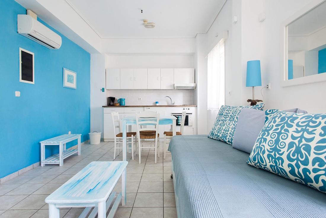 Daphne'S Club Hotel Apartments Xylokastro Bagian luar foto
