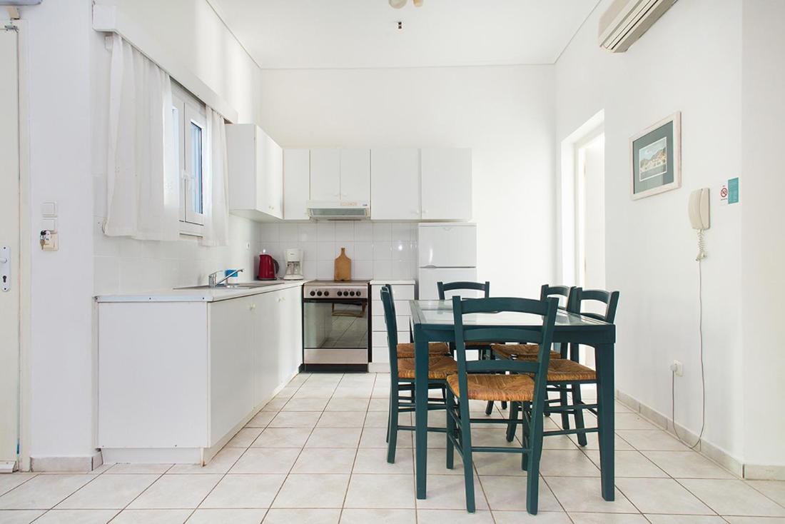 Daphne'S Club Hotel Apartments Xylokastro Bagian luar foto